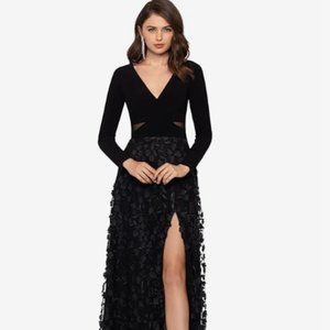 NEW (with tags) NWT Xscape Stretch V-Neck Long Sleeve Gown